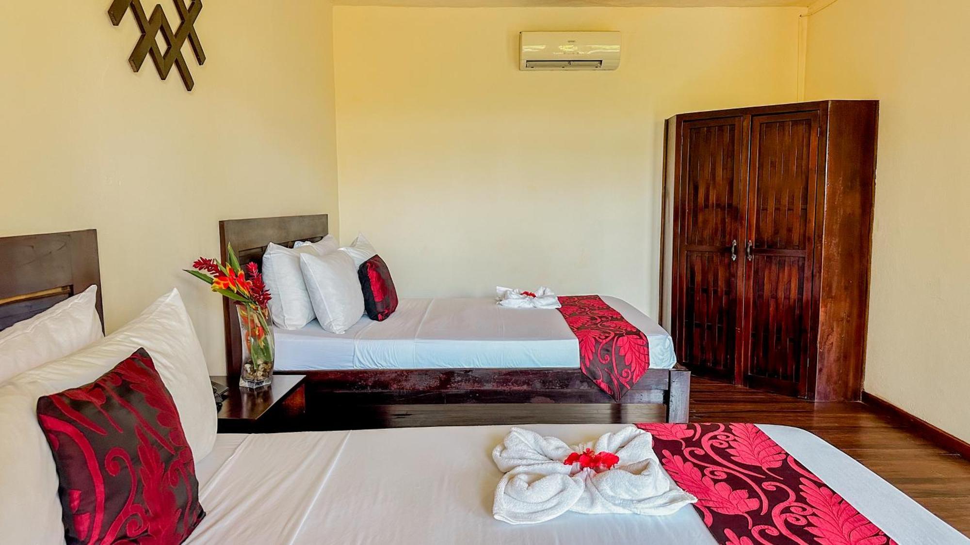 Tabulia Tree Hotel